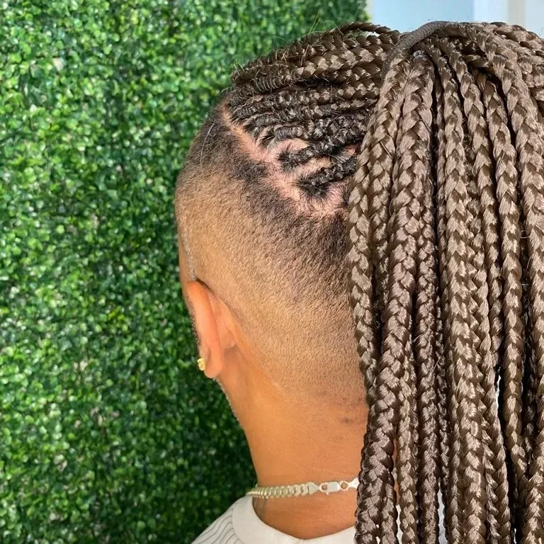 Galeria Sandra das Tranças em Santos-SP, penteado afro artesanal 01